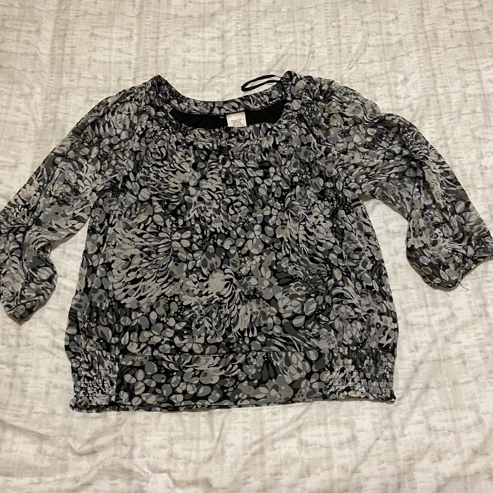 Large grey designed blouse